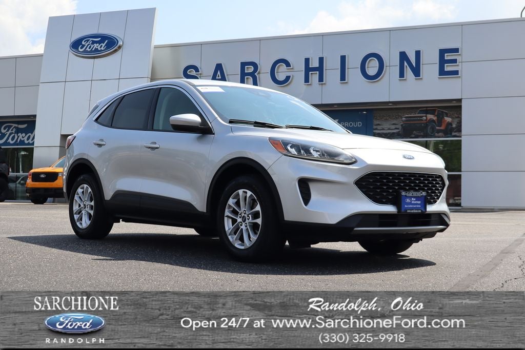 2020 Ford Escape SE in Ingot Silver Metallic — front three-quarter view