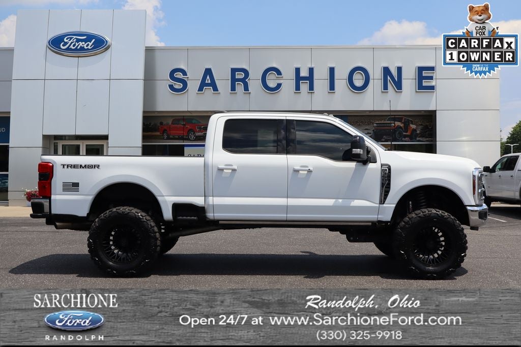 2024 Ford F-350SD Lariat Tremor in Oxford White — front three-quarter view