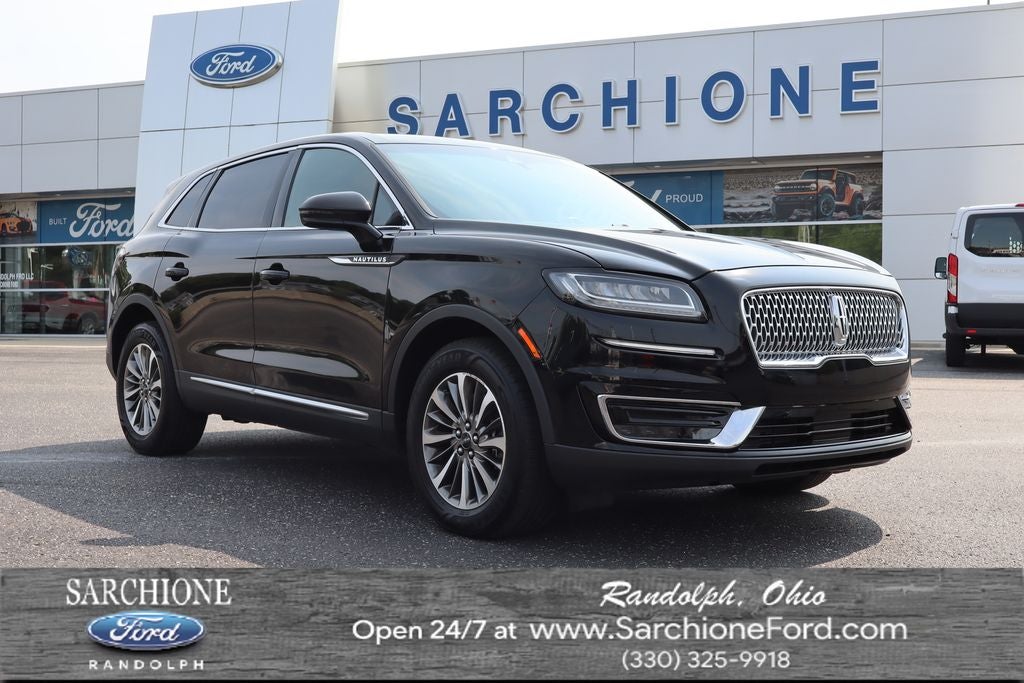 2019 Lincoln Nautilus Select in Infinite Black Metallic — front three-quarter view