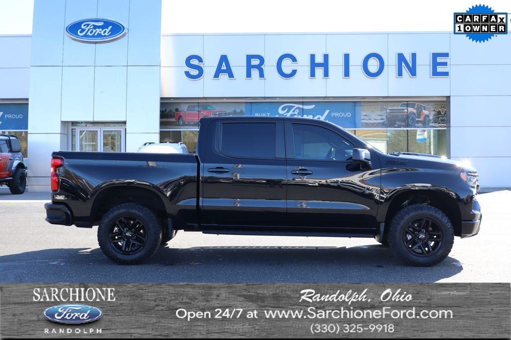 2023 Chevrolet Silverado 1500 LT Trail Boss in Black — front three-quarter view
